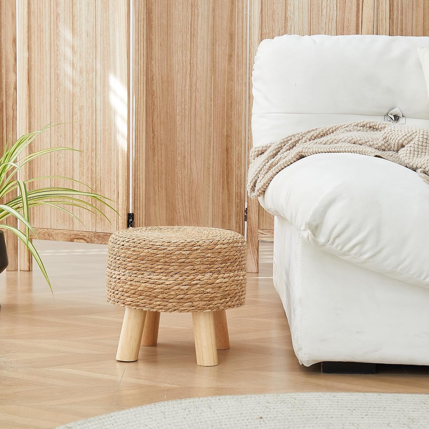Round Seagrass Footstool, Natural Woven Ottoman with Wood Legs, Multifunctional Accent Stool