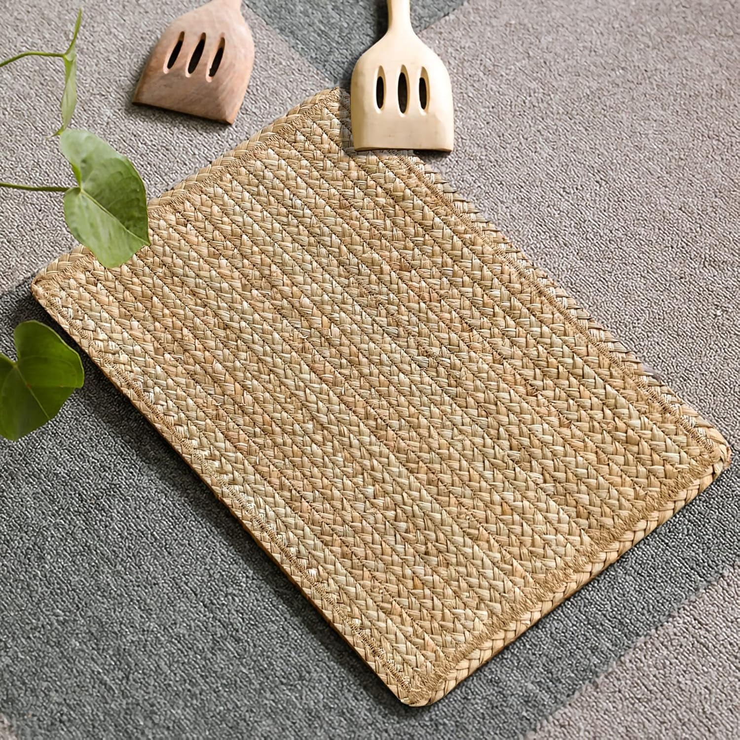 Woven Water Hyacinth Placemats Set of 6, Boho Farmhouse Rattan Table Mats